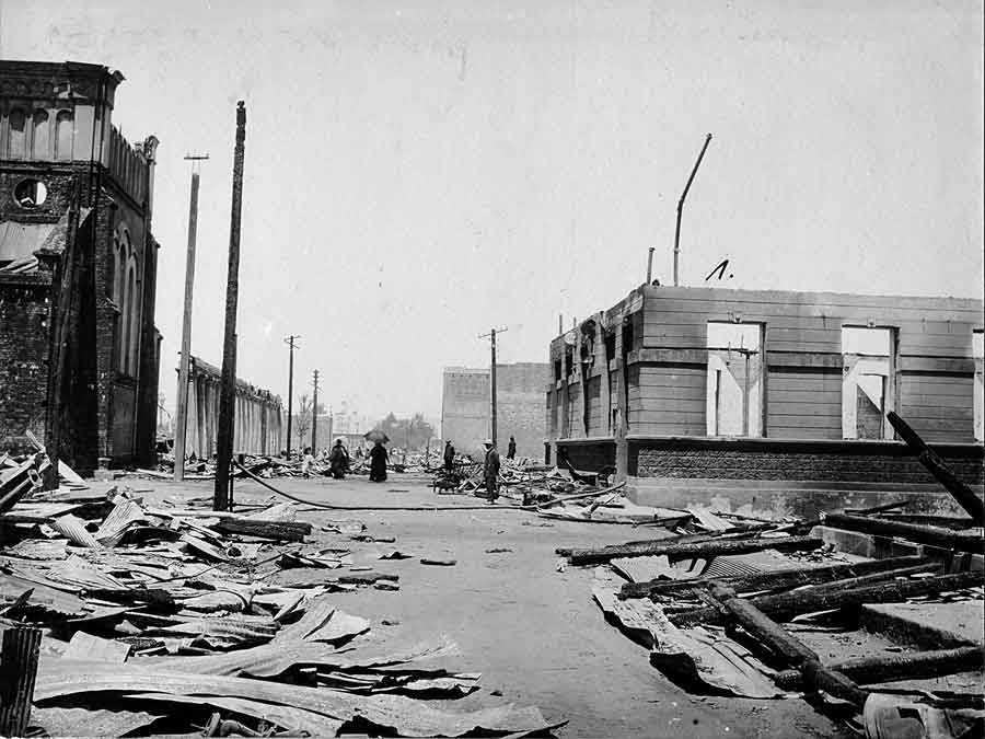 1909a-Gran-Incendio-Calle-Independencia-Banco-de-Chile-y-Alemania.jpg